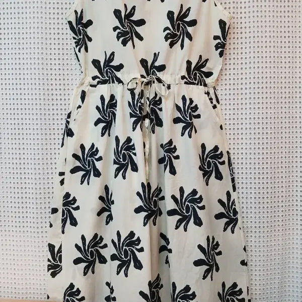 [BUNJANG] Pinwheel Sleeveless Dress / 바람개비 민소매 원피스 55정도