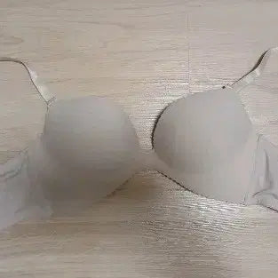 [BUNJANG] Aimée Feel Chōmori Bra 65C / 에메필 초모리 브라 65c