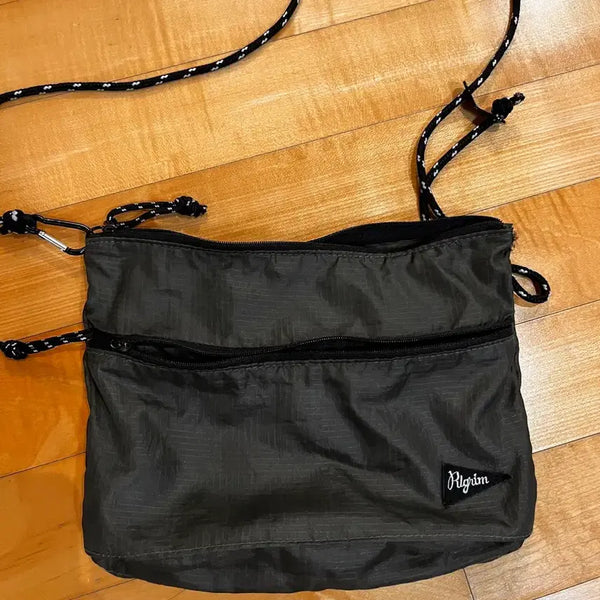 [BUNJANG] Pilgrim Surf Sacoche Mini Crossbody Bag / 필그림 서프 사코슈 ( 미니 크로스백 )