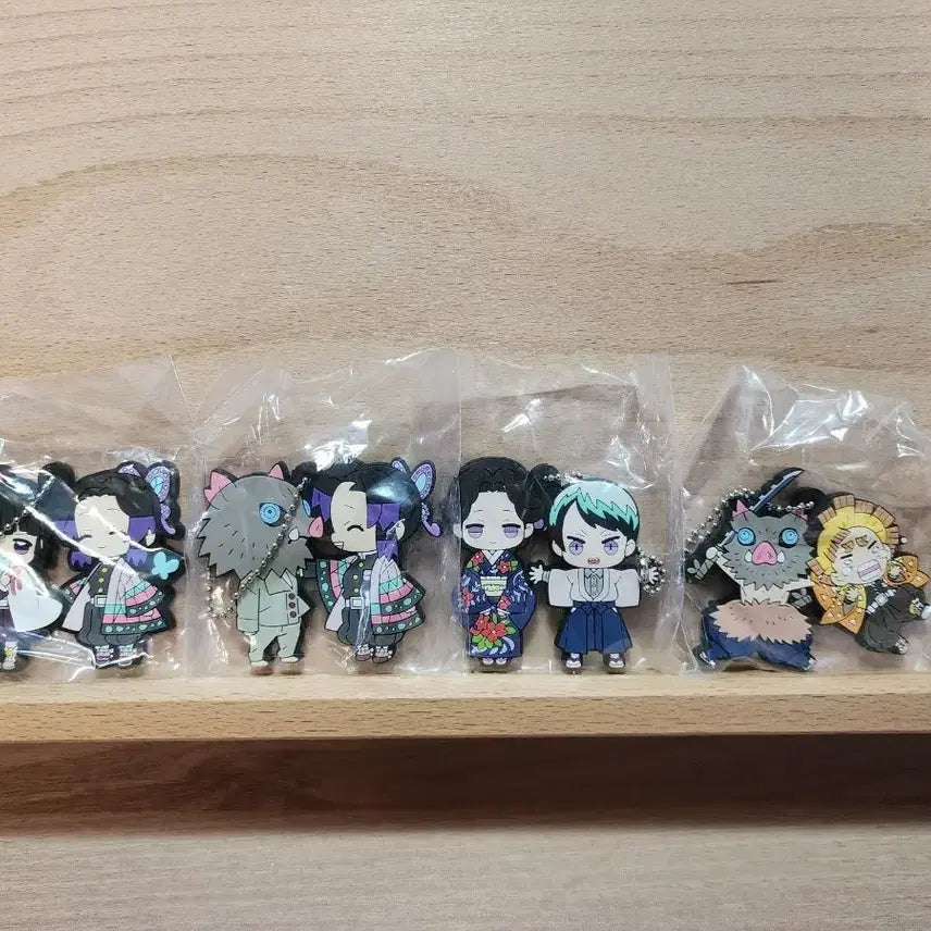 [BUNJANG] Demon Slayer Rubber Keychain Set / 귀멸 고무키링 시노부 카나오 젠이츠 유시로 이노스케 등
