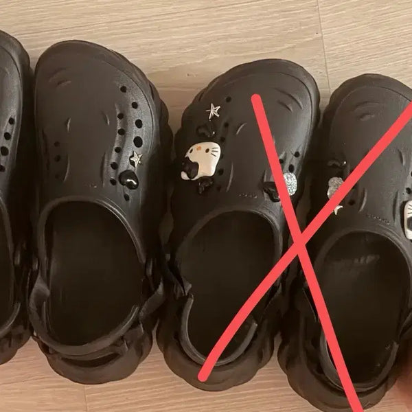 [BUNJANG] Crocs Hello Kitty Jibbitz Clogs Black / 애코크록스 209737 (260)