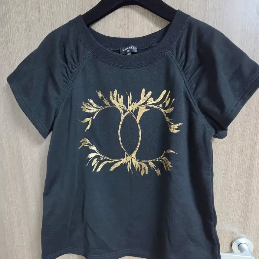 [BUNJANG] Chanel Logo Short Sleeve T-Shirt Black / 샤넬 로고 반팔 티셔츠 블랙