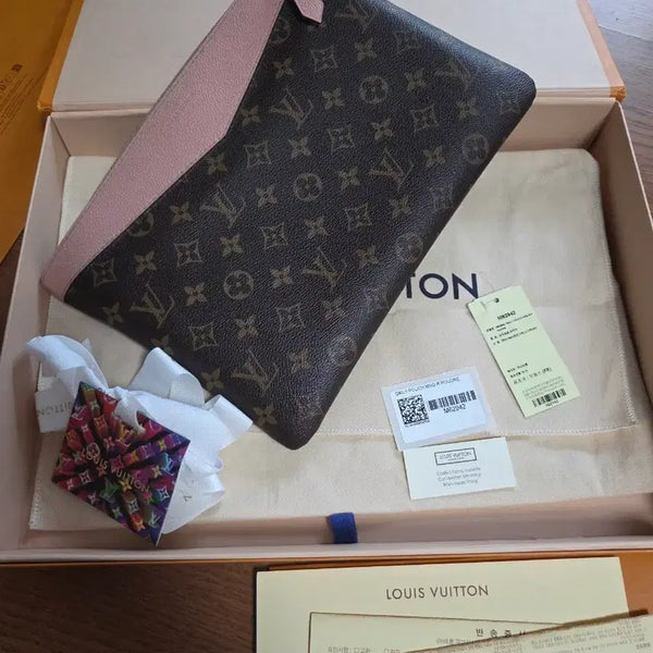 [BUNJANG] Louis Vuitton Monogram Pink Clutch / 루이비통 모노그램 핑크 클러치