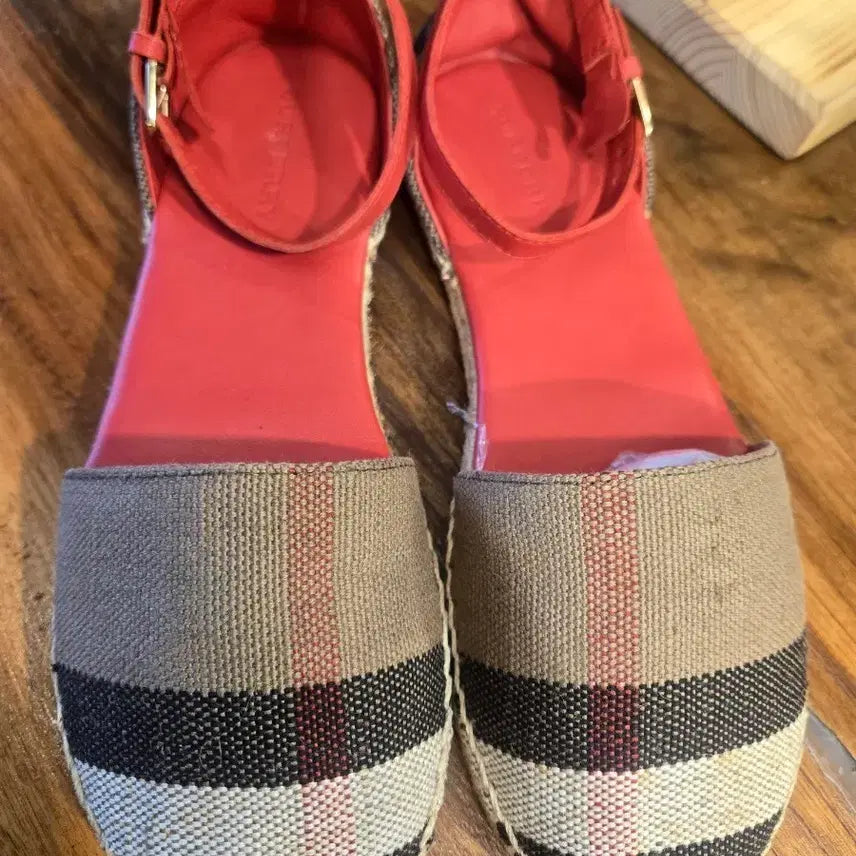 [BUNJANG] Burberry Check Wedge Heel Sandals / 버버리 체크 웨지힐 샌들