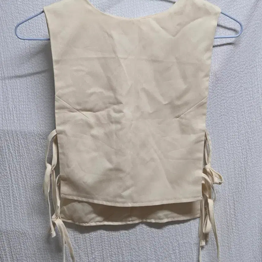 [BUNJANG] Layered Sleeveless Blouse / 레이어드 민소매 블라우스