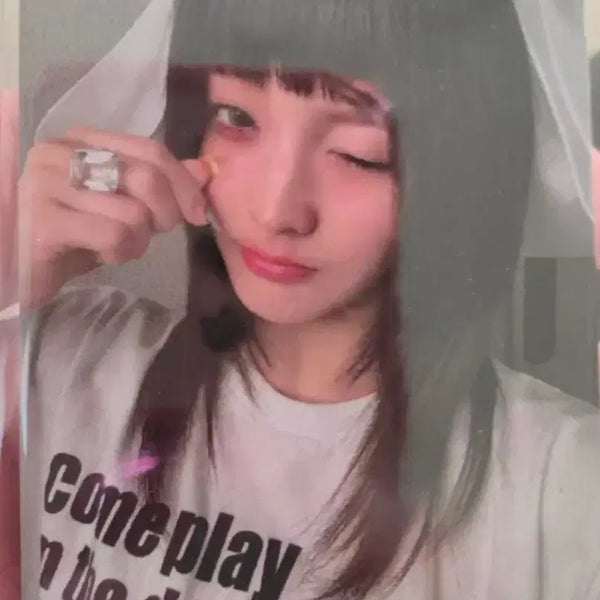 [BUNJANG] ILLIT It's Me Photocard Iroha / 아일릿 잇츠미 공방포카 이로하 양도