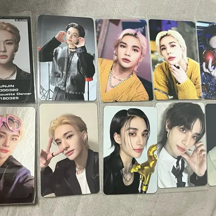 [BUNJANG] Stray Kids Hyunjin Photocard Set / 스트레이키즈 현진 포토카드 일괄 Straykids Hyunjin photocard set