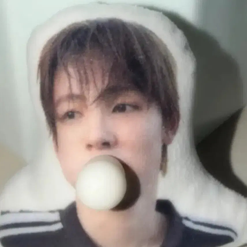 [BUNJANG] KORTIS SungHyun "Bubble Gum" Keychain / 코르티스 성현 풍선껌 키링