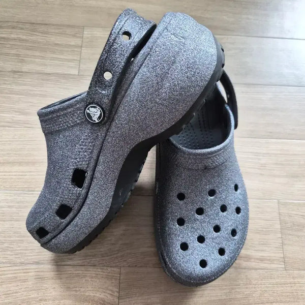 [BUNJANG] Crocs Classic Platform Glitter Black W7 / 크록스 클래식 플랫폼 글리터 블랙 W7
