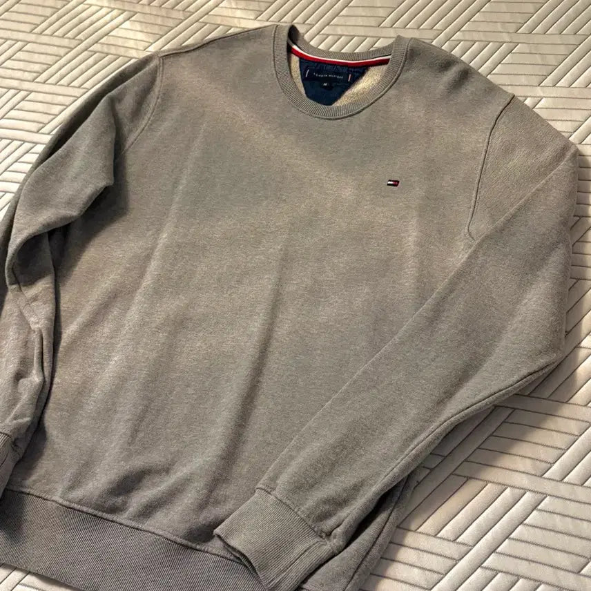 [BUNJANG] Tommy Hilfiger Grey Classic Sweatshirt / TOMMY HILFIGER 그레이 클래식 스웨트셔츠