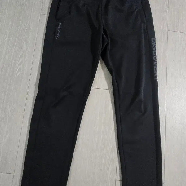 [BUNJANG] Discovery Sports Logo Pocket Pants Black / 디스커버리 스포츠 일자 팬츠 블랙