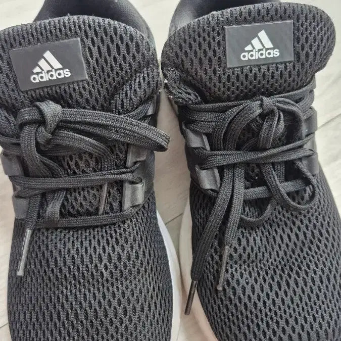 [BUNJANG] Adidas Black Sneakers 220 / 아디다스 블랙 운동화 220