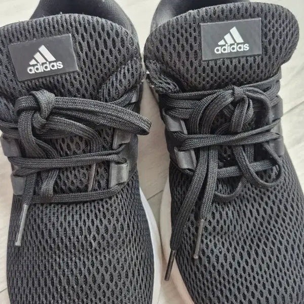 [BUNJANG] Adidas Black Sneakers 220 / 아디다스 블랙 운동화 220