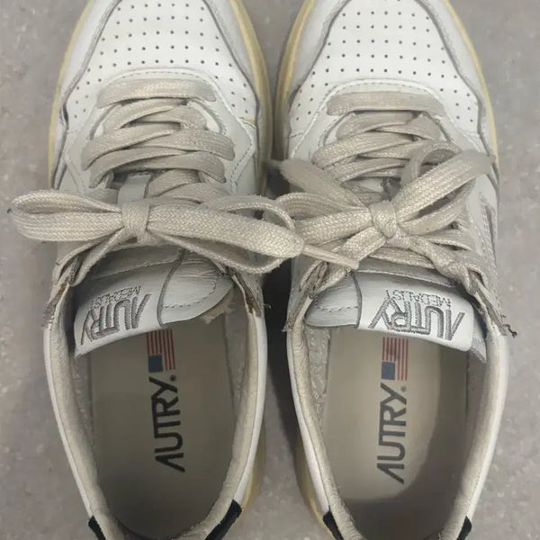 [BUNJANG] Autry Medalist White Size 36 / 오트리 메달리스트 화이트 36사이즈