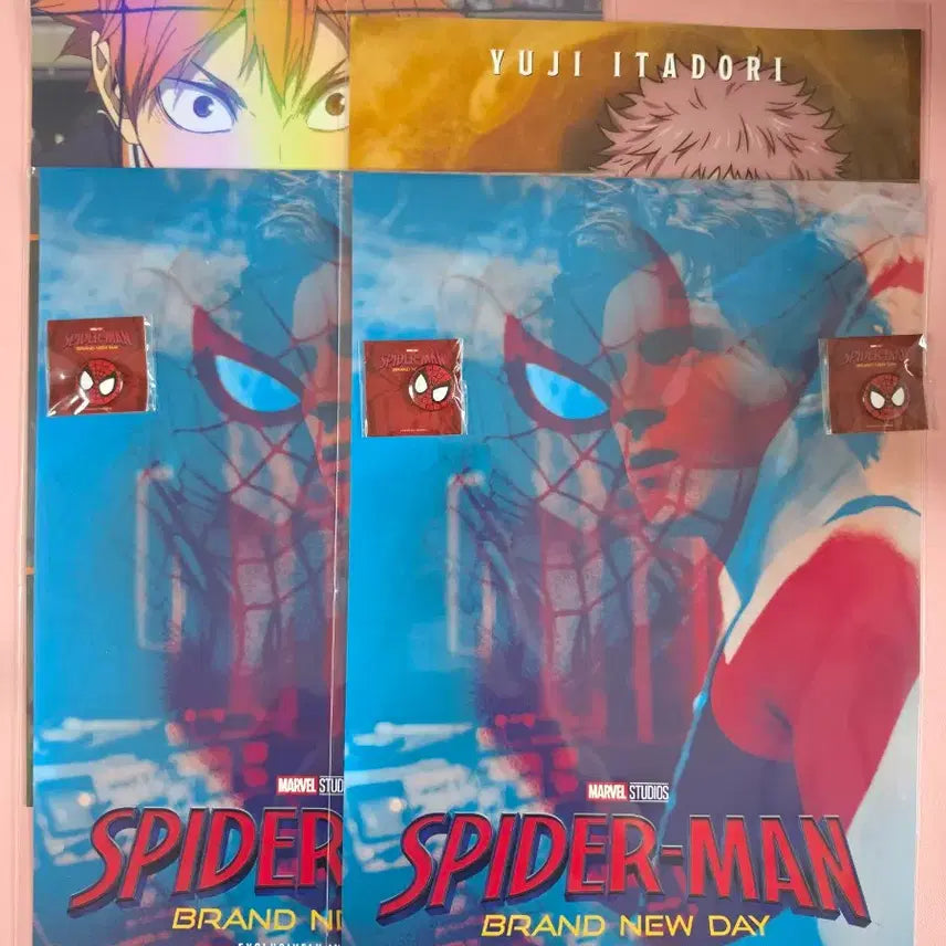 [BUNJANG] Spider-Man Dual Poster (Sealed) / 스파이더맨 듀얼 포스터 2개&핀뱃지 3개(미개봉)
