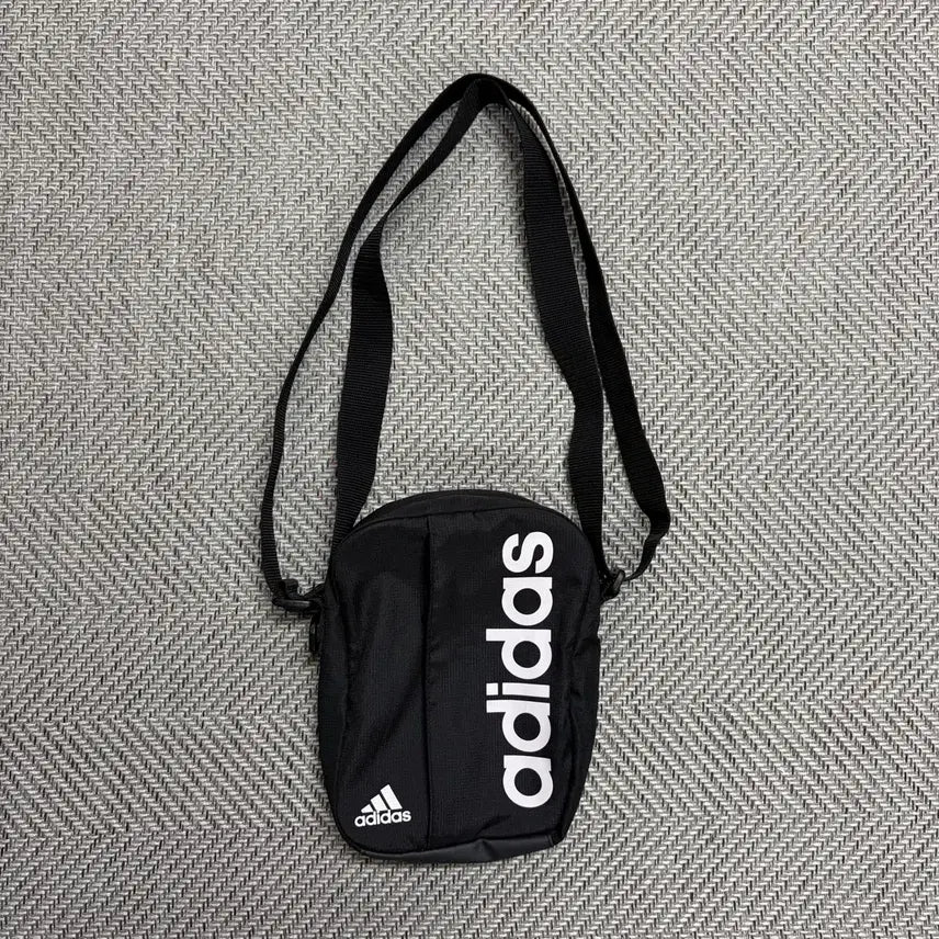 [BUNJANG] Adidas Mini Crossbody Bag Black / 아디다스 미니 크로스백 블랙
