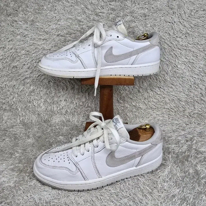 [BUNJANG] Nike Air Jordan 1 Low OG Neutral Grey Sneakers / 260 나이키 에어조던1 로우OG 뉴트럴그레이 스니커즈