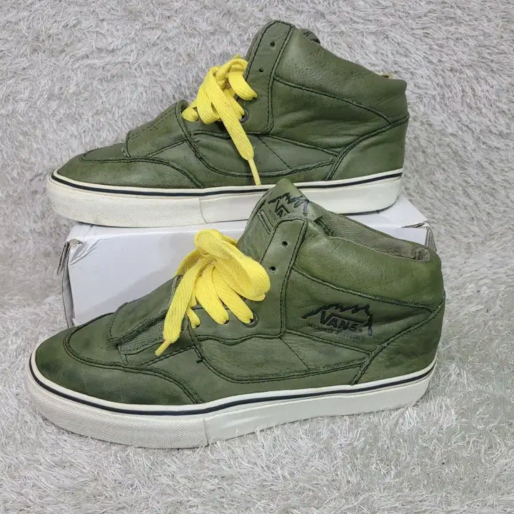 [BUNJANG] Vans Half Cab Mountain Edition Olive Sneakers (US 8.5) / US8.5 반스 하프캡 마운틴 에디션 올리브 스니커즈