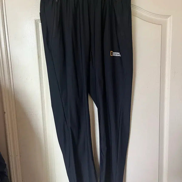 [BUNJANG] National Geographic Black Logo Embroidered Jogger Pants / 내셔널지오그래픽 블랙 팬츠