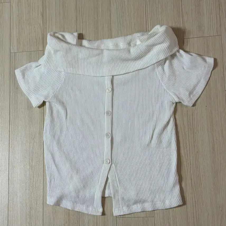 [BUNJANG] White Ribbed Off-Shoulder Short Sleeve Top / 화이트 골지 오프숄더 반팔
