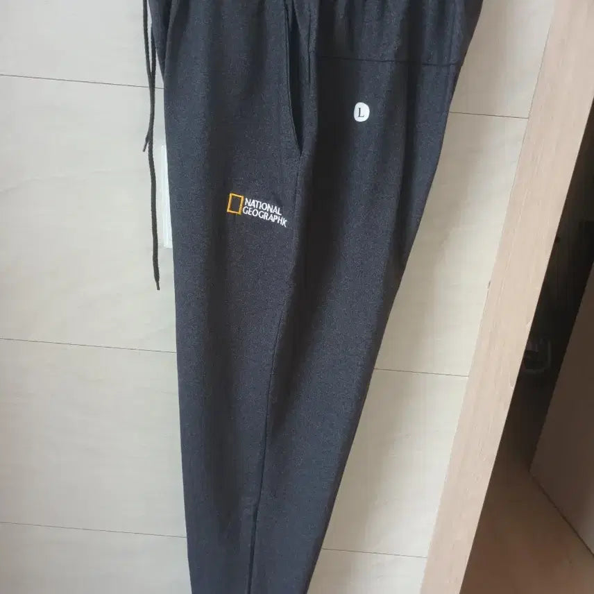 [BUNJANG] National Geographic Spring/Autumn Jogger Pants Charcoal Grey L / 내셔널지오그래픽 춘추용 조거 팬츠  L