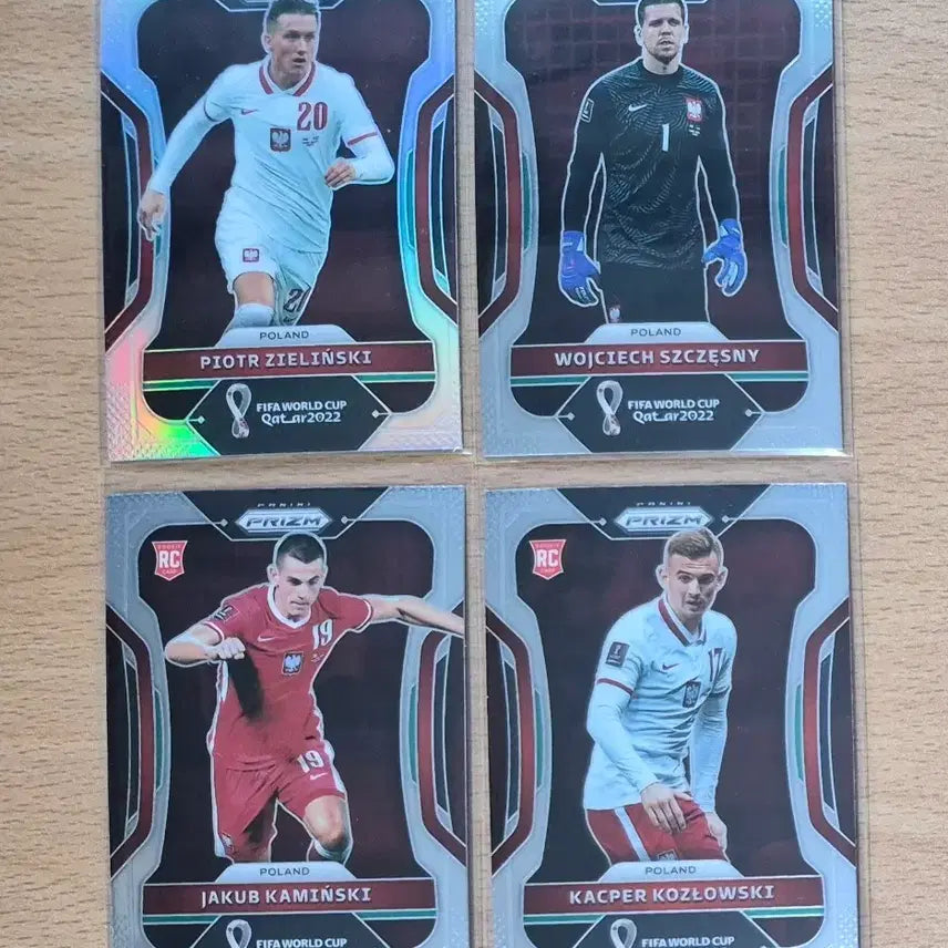 [BUNJANG] Panini Prizm World Cup Poland National Team Trading Cards (Set of 4) / 2022 파니니 프리즘 월드컵 폴란드 국가대표 카드 4장랏 판매합니다.