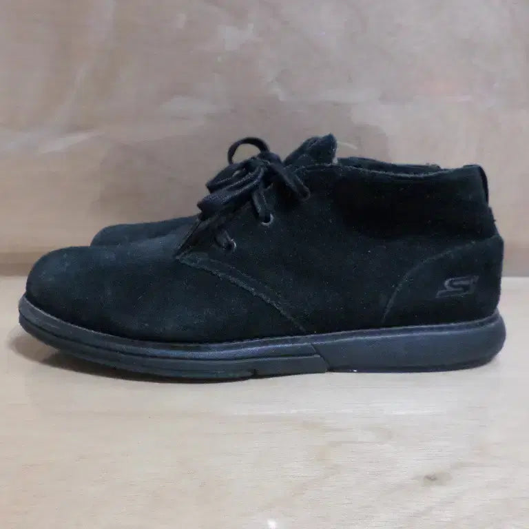 [BUNJANG] Skechers Chukka Boots Black Suede Sneakers / 후루룩구제3 265 스케쳐스 추카부츠 블랙 스웨이드 운동화 260819