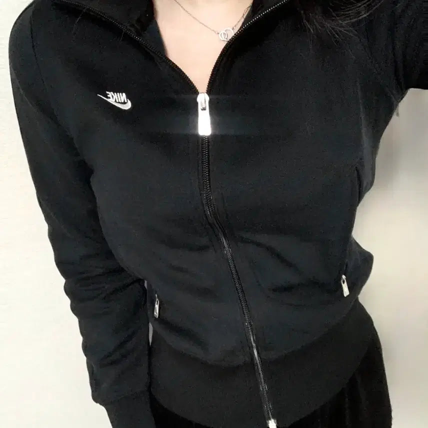 [BUNJANG] Nike Women's Slim Fit Jersey Zip-Up Jacket / S/나이키 여성 딱붙핏 져지집업/교복아우터/브랜드/옷/희귀/블랙