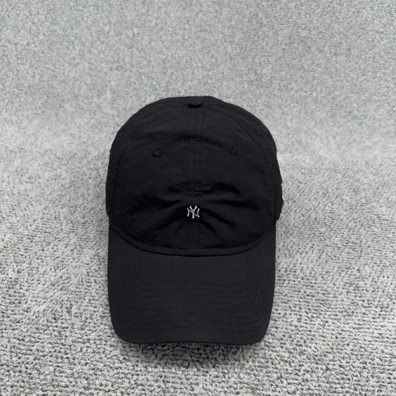 [BUNJANG] New Era New York Yankees Black Cap One Size Fits Most / 뉴에라 뉴욕양키즈 블랙 캡 ONE SIZE FITS MOST