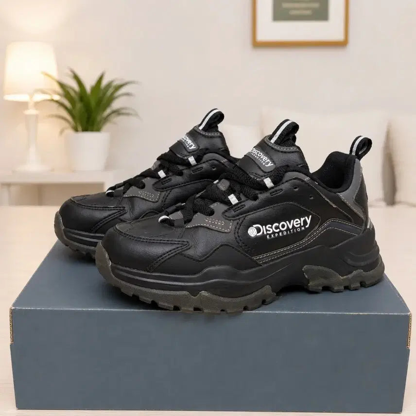 [BUNJANG] Discovery Sneakers Black Size 230 / 디스커버리 운동화 (230)
