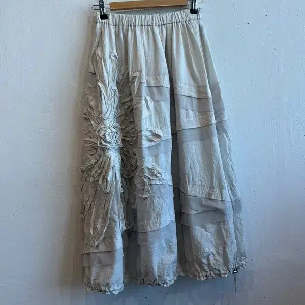 [BUNJANG] Le Fury 3D Flower Skirt / Le Fury 입체 플라워 스커트 치마 Made in JAPAN