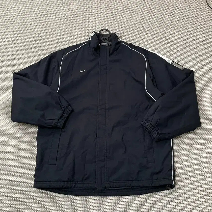 [BUNJANG] Nike Quilted Windbreaker Jacket L / L 나이키 누빔 바람막이 자켓 B.5841