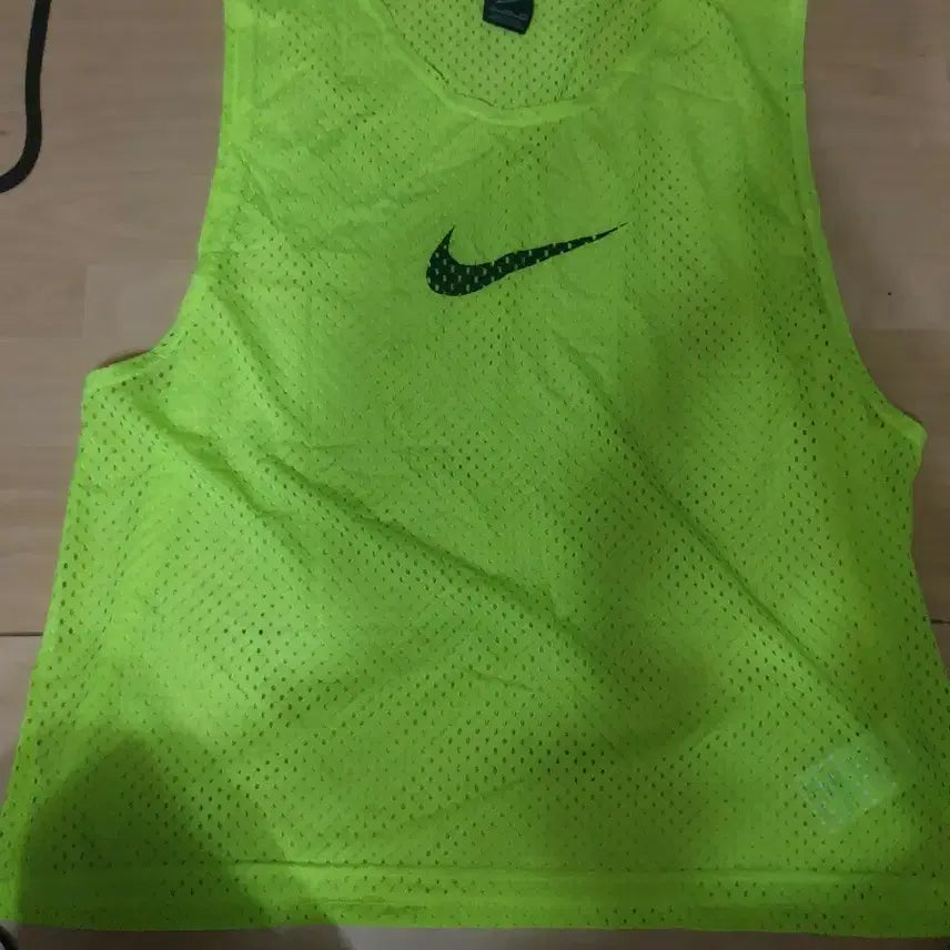 [BUNJANG] Nike Football Mesh Vest 105 (Fluorescent Green) / 세벌임 형광색 정품 나이키 축구등 망사조끼 105