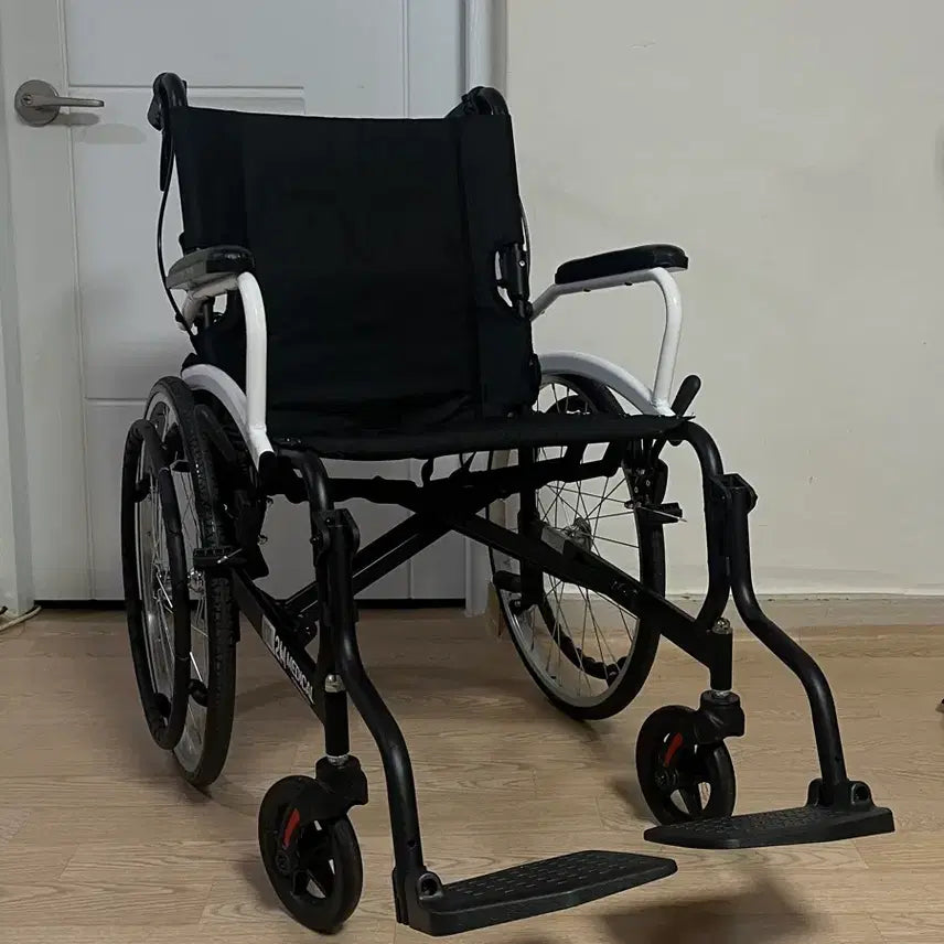 [BUNJANG] 2H MEDICAL Folding Manual Wheelchair / 접이식 휠체어