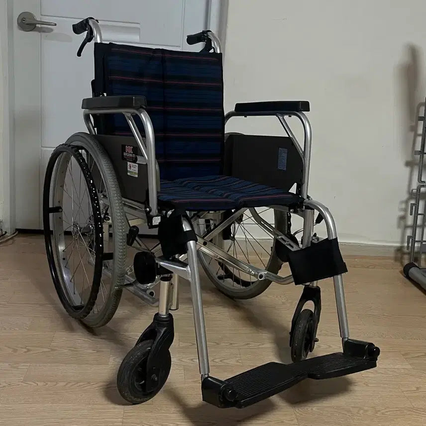 [BUNJANG] Mickey Korea Folding Aluminum Wheelchair / 미키코리아 휠체어