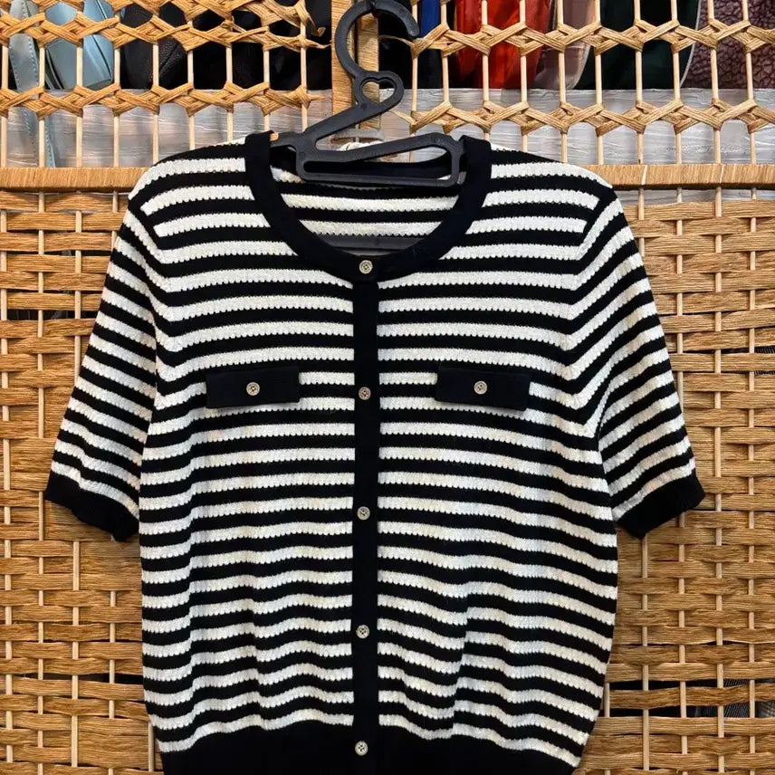 [BUNJANG] Jeweled Button Striped Knit T-Shirt / 니트 티셔츠