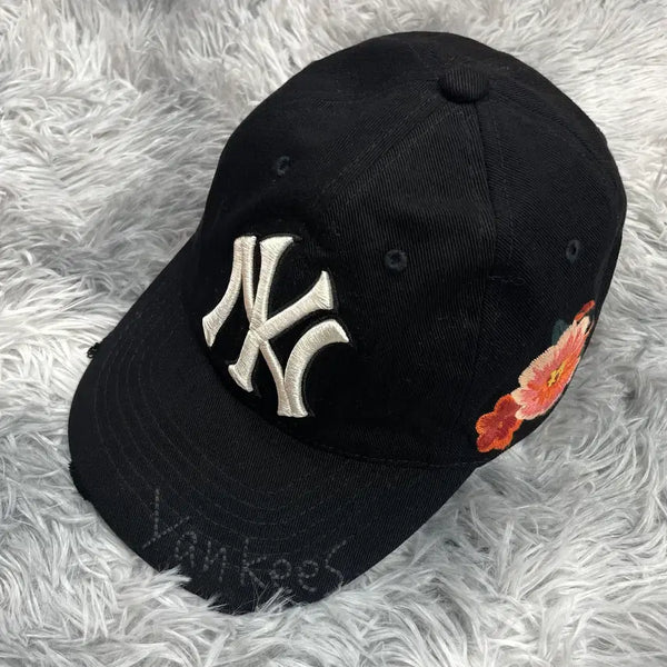 [BUNJANG] MLB New York Yankees Flower Embroidery Distressed Detail Curved Cap / MLB 뉴욕 양키스 플라워자수 디스트로이드 디테일 커브캡 5618