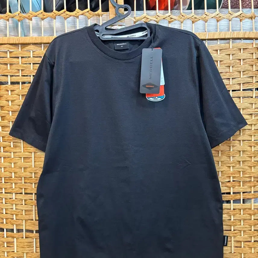 [BUNJANG] Merrell Basic Black T-Shirt / 머렐 기본 블랙 티셔츠