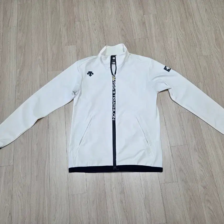 [BUNJANG] Descente Swiss Triathlon Zip-Up Jacket White / 데상트 스위스 트라이애슬론 집업 자켓 화이트