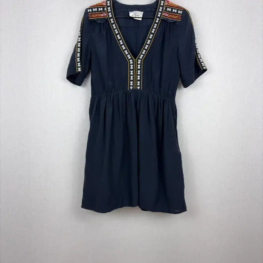 [BUNJANG] Bernice Authentic V-Neck Embroidered Midi Dress / 베르니스 정품 원피스