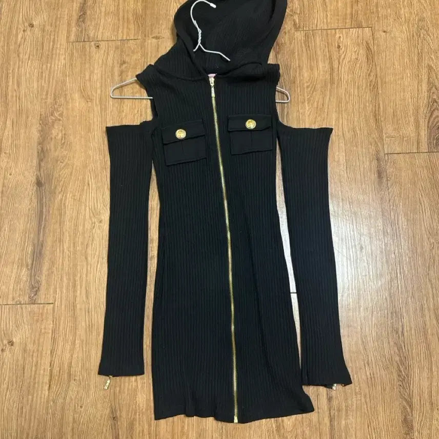[BUNJANG] Babymetal Club Gold Button Hoodie Dress Black / 베이비 메탈 클럽 골드버튼후디원피스 블랙 베메클