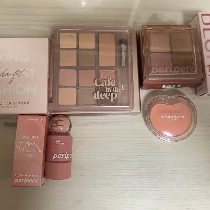 [BUNJANG] Cosmetics Exchange - Unused Cushion, Blusher, Eyeshadow Palettes / 화장품 교환, 교신
