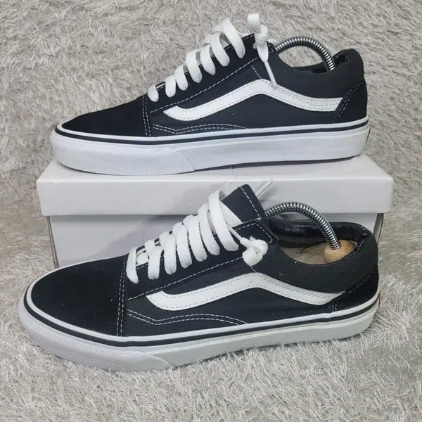 [BUNJANG] Vans Old Skool Black and White Sneakers Size 245 / 245 반스 올드스쿨 검흰 스니커즈