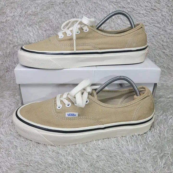 [BUNJANG] Vans Authentic Beige Sneakers / 240 반스 어센틱 베이지 스니커즈