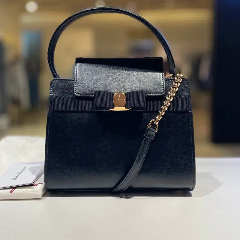 [BUNJANG] Salvatore Ferragamo New Vara Low Small Tote Bag / 페레가모 뉴 바라 로우 스몰 토트백 21I282