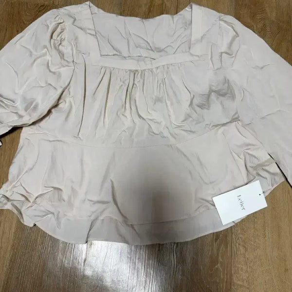[BUNJANG] L'Atelier de Mer Square Neck Blouse / 르티에 드메르 스퀘어 블라우스