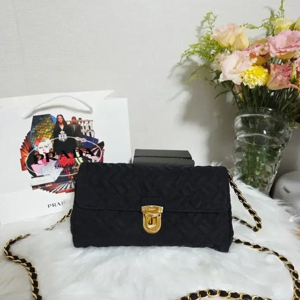 [BUNJANG] Prada Matelassé Quilted Chain Crossbody Bag / 프라다 마트라쎄 퀼팅 체인 크로스백 (정품)