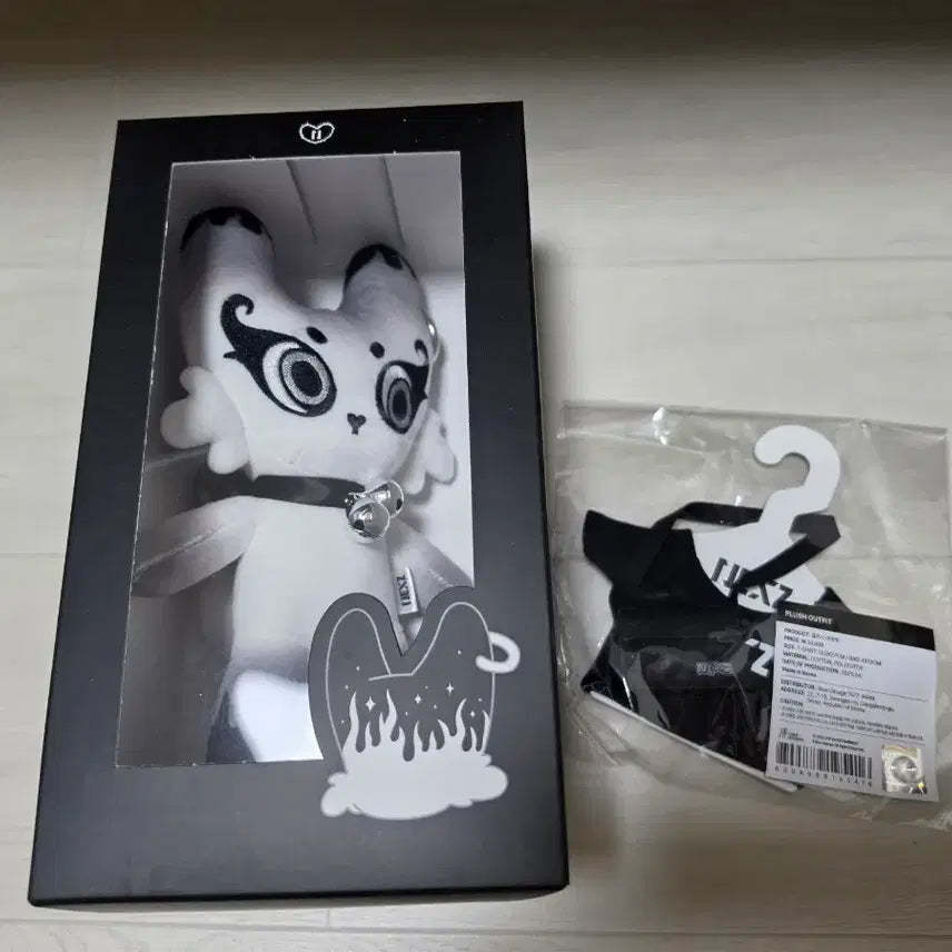 [BUNJANG] Fox2y Original Doll & Outfit Set (Sealed) / (미개봉) 넥스지 오리지널 인형 폭스티, 인형 &  아웃핏 팝니다.