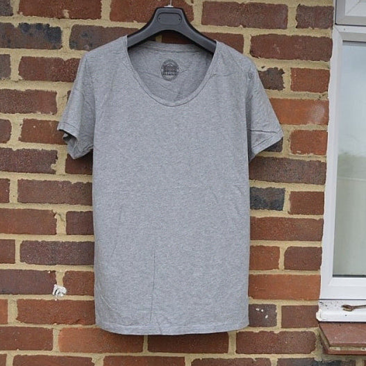 [BUNJANG] Acne Studios U-Neck V-Neck T-Shirt Size M (Korean 100) / 아크네 U넥 브이넥 반팔티 100사이즈