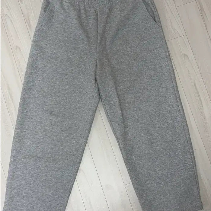 [BUNJANG] Uniqlo C Sweatpants (New) / 유니클로 c 스웨트팬츠 (새상품)